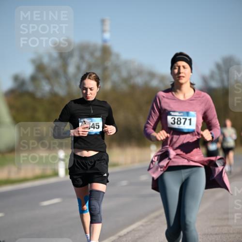 06.04.2025 - 44. Internationalen Wilhelmsburger Insellauf Dr. Thomas Lammeyer http://msf.ph/oto/7566476 06.04.2025 09:42:18 Laufen 45, 3871 meine-sportfotos.de