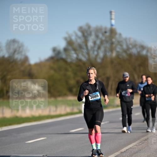 06.04.2025 - 44. Internationalen Wilhelmsburger Insellauf Dr. Thomas Lammeyer http://msf.ph/oto/7566502 06.04.2025 09:42:27 Laufen 3085 meine-sportfotos.de