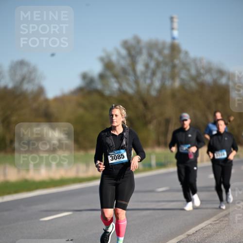 06.04.2025 - 44. Internationalen Wilhelmsburger Insellauf Dr. Thomas Lammeyer http://msf.ph/oto/7566520 06.04.2025 09:42:27 Laufen 3085, 3109 meine-sportfotos.de