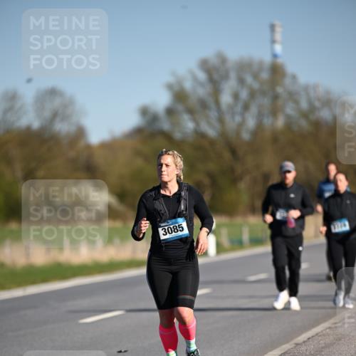 06.04.2025 - 44. Internationalen Wilhelmsburger Insellauf Dr. Thomas Lammeyer http://msf.ph/oto/7566527 06.04.2025 09:42:28 Laufen 3085 meine-sportfotos.de