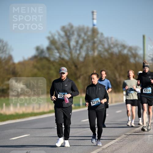 06.04.2025 - 44. Internationalen Wilhelmsburger Insellauf Dr. Thomas Lammeyer http://msf.ph/oto/7566560 06.04.2025 09:42:31 Laufen 322, 3228, 4323 meine-sportfotos.de