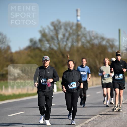 06.04.2025 - 44. Internationalen Wilhelmsburger Insellauf Dr. Thomas Lammeyer http://msf.ph/oto/7566573 06.04.2025 09:42:31 Laufen 322, 3228, 4323 meine-sportfotos.de