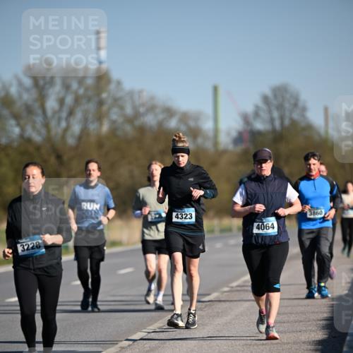 06.04.2025 - 44. Internationalen Wilhelmsburger Insellauf Dr. Thomas Lammeyer http://msf.ph/oto/7566586 06.04.2025 09:42:33 Laufen 3228, 4323, 3860, 4064 meine-sportfotos.de