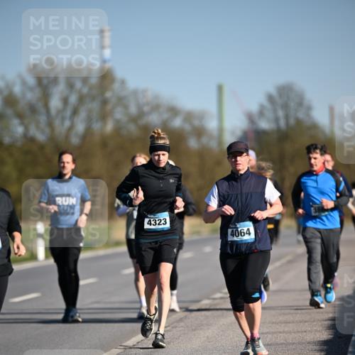 06.04.2025 - 44. Internationalen Wilhelmsburger Insellauf Dr. Thomas Lammeyer http://msf.ph/oto/7566602 06.04.2025 09:42:34 Laufen 4323, 4064 meine-sportfotos.de