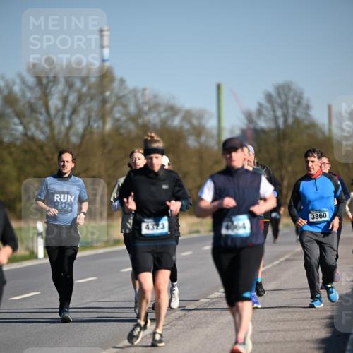 06.04.2025 - 44. Internationalen Wilhelmsburger Insellauf Dr. Thomas Lammeyer http://msf.ph/oto/7566604 06.04.2025 09:42:34 Laufen 4323, 3860 meine-sportfotos.de