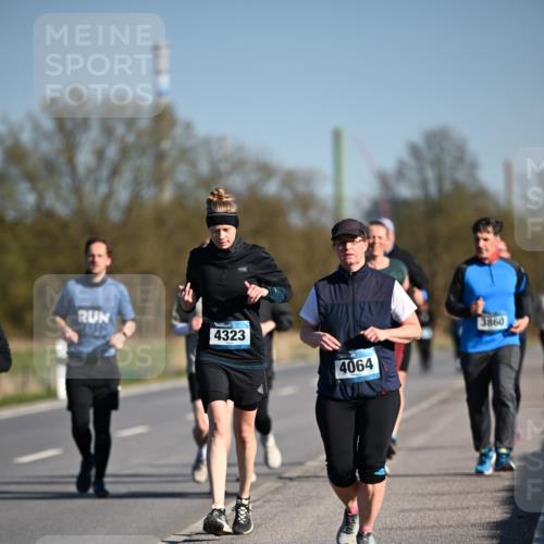 06.04.2025 - 44. Internationalen Wilhelmsburger Insellauf Dr. Thomas Lammeyer http://msf.ph/oto/7566607 06.04.2025 09:42:34 Laufen 4323, 4064, 3860 meine-sportfotos.de