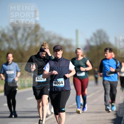 06.04.2025 - 44. Internationalen Wilhelmsburger Insellauf Dr. Thomas Lammeyer http://msf.ph/oto/7566625 06.04.2025 09:42:36 Laufen 4325, 4064 meine-sportfotos.de