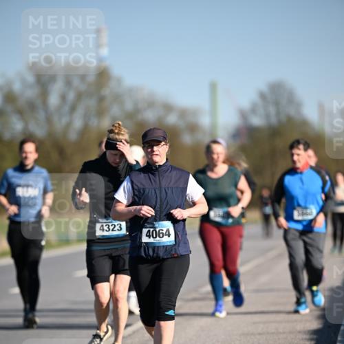 06.04.2025 - 44. Internationalen Wilhelmsburger Insellauf Dr. Thomas Lammeyer http://msf.ph/oto/7566627 06.04.2025 09:42:36 Laufen 4323, 4064 meine-sportfotos.de