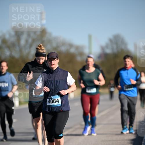 06.04.2025 - 44. Internationalen Wilhelmsburger Insellauf Dr. Thomas Lammeyer http://msf.ph/oto/7566630 06.04.2025 09:42:36 Laufen 4064 meine-sportfotos.de