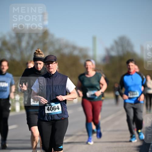 06.04.2025 - 44. Internationalen Wilhelmsburger Insellauf Dr. Thomas Lammeyer http://msf.ph/oto/7566636 06.04.2025 09:42:37 Laufen 4064 meine-sportfotos.de