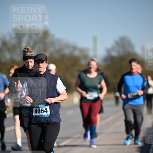 06.04.2025 - 44. Internationalen Wilhelmsburger Insellauf Dr. Thomas Lammeyer http://msf.ph/oto/7566643 06.04.2025 09:42:37 Laufen 4064 meine-sportfotos.de