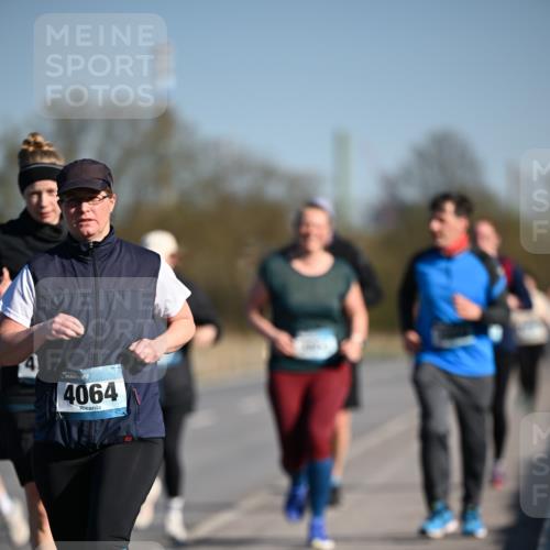 06.04.2025 - 44. Internationalen Wilhelmsburger Insellauf Dr. Thomas Lammeyer http://msf.ph/oto/7566655 06.04.2025 09:42:38 Laufen 4064 meine-sportfotos.de