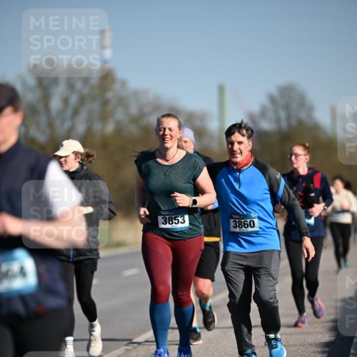 06.04.2025 - 44. Internationalen Wilhelmsburger Insellauf Dr. Thomas Lammeyer http://msf.ph/oto/7566663 06.04.2025 09:42:39 Laufen 3853, 3860 meine-sportfotos.de