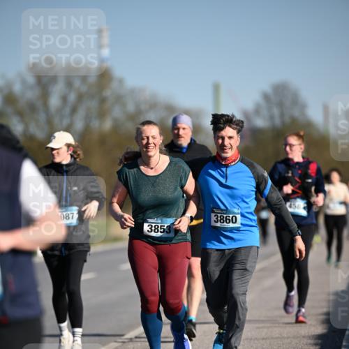 06.04.2025 - 44. Internationalen Wilhelmsburger Insellauf Dr. Thomas Lammeyer http://msf.ph/oto/7566668 06.04.2025 09:42:39 Laufen 087, 3853, 3860, 458 meine-sportfotos.de