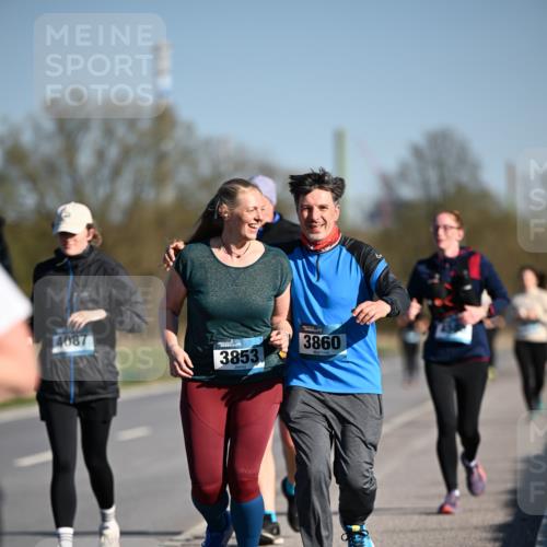 06.04.2025 - 44. Internationalen Wilhelmsburger Insellauf Dr. Thomas Lammeyer http://msf.ph/oto/7566675 06.04.2025 09:42:39 Laufen 4087, 3853, 3860 meine-sportfotos.de