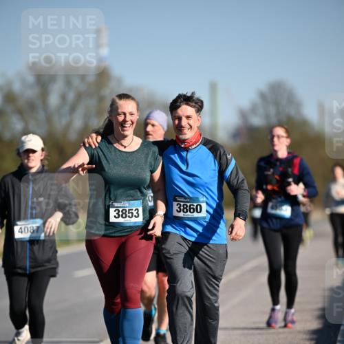 06.04.2025 - 44. Internationalen Wilhelmsburger Insellauf Dr. Thomas Lammeyer http://msf.ph/oto/7566686 06.04.2025 09:42:40 Laufen 4087, 3853, 3860 meine-sportfotos.de