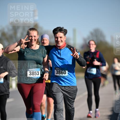 06.04.2025 - 44. Internationalen Wilhelmsburger Insellauf Dr. Thomas Lammeyer http://msf.ph/oto/7566701 06.04.2025 09:42:41 Laufen 3853, 3860 meine-sportfotos.de
