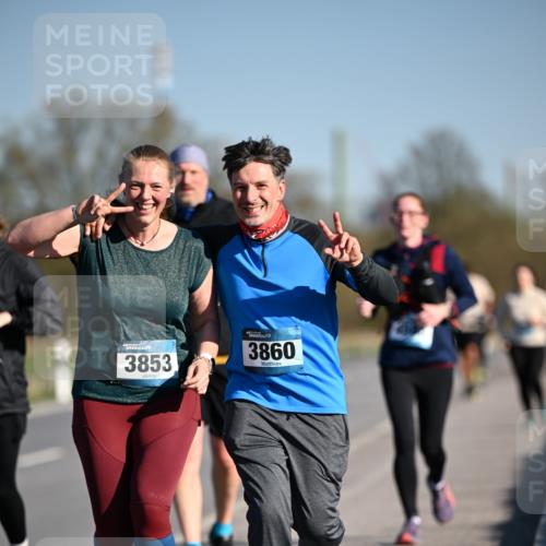 06.04.2025 - 44. Internationalen Wilhelmsburger Insellauf Dr. Thomas Lammeyer http://msf.ph/oto/7566704 06.04.2025 09:42:41 Laufen 3853, 3860 meine-sportfotos.de
