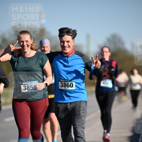 06.04.2025 - 44. Internationalen Wilhelmsburger Insellauf Dr. Thomas Lammeyer http://msf.ph/oto/7566709 06.04.2025 09:42:41 Laufen 3855, 3860 meine-sportfotos.de