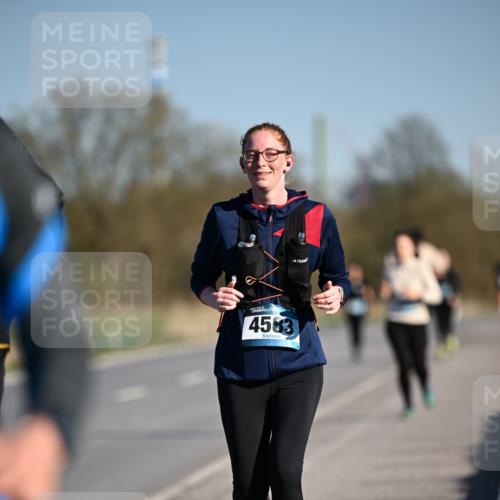 06.04.2025 - 44. Internationalen Wilhelmsburger Insellauf Dr. Thomas Lammeyer http://msf.ph/oto/7566731 06.04.2025 09:42:44 Laufen 4583 meine-sportfotos.de