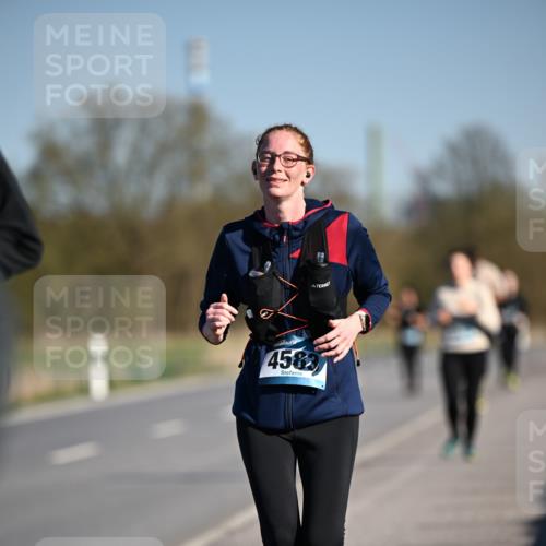 06.04.2025 - 44. Internationalen Wilhelmsburger Insellauf Dr. Thomas Lammeyer http://msf.ph/oto/7566737 06.04.2025 09:42:45 Laufen 4583 meine-sportfotos.de
