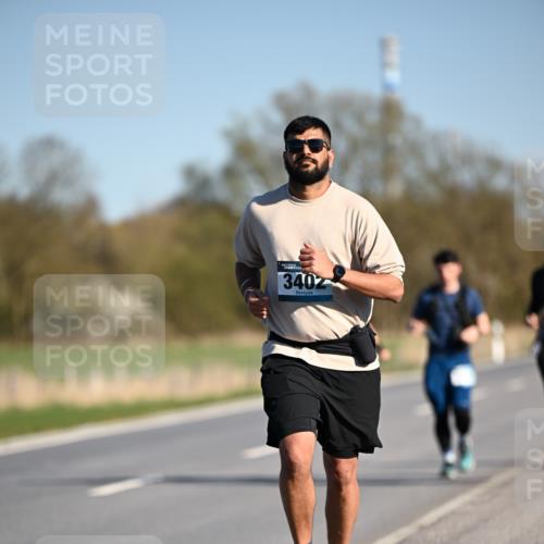 06.04.2025 - 44. Internationalen Wilhelmsburger Insellauf Dr. Thomas Lammeyer http://msf.ph/oto/7566803 06.04.2025 09:42:59 Laufen 3402 meine-sportfotos.de