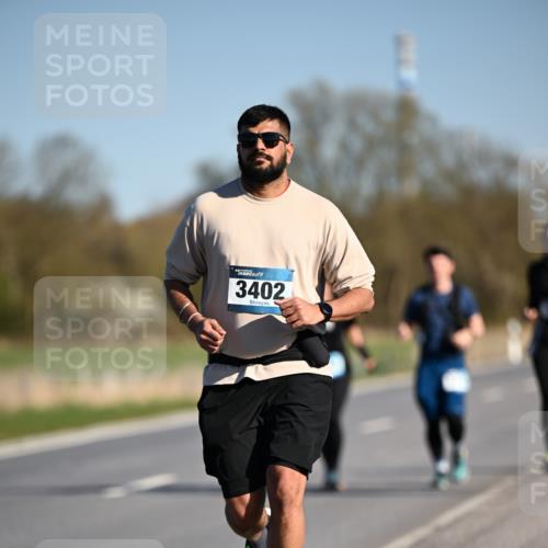 06.04.2025 - 44. Internationalen Wilhelmsburger Insellauf Dr. Thomas Lammeyer http://msf.ph/oto/7566816 06.04.2025 09:43:00 Laufen 3402 meine-sportfotos.de