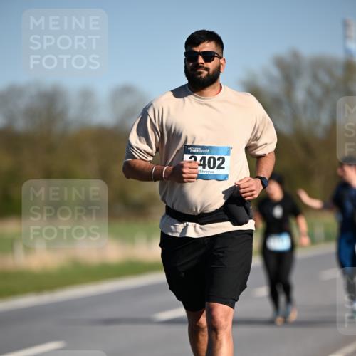 06.04.2025 - 44. Internationalen Wilhelmsburger Insellauf Dr. Thomas Lammeyer http://msf.ph/oto/7566828 06.04.2025 09:43:01 Laufen 2402 meine-sportfotos.de