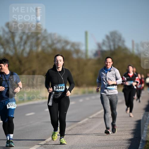 06.04.2025 - 44. Internationalen Wilhelmsburger Insellauf Dr. Thomas Lammeyer http://msf.ph/oto/7566841 06.04.2025 09:43:03 Laufen 5183, 3639, 3449 meine-sportfotos.de
