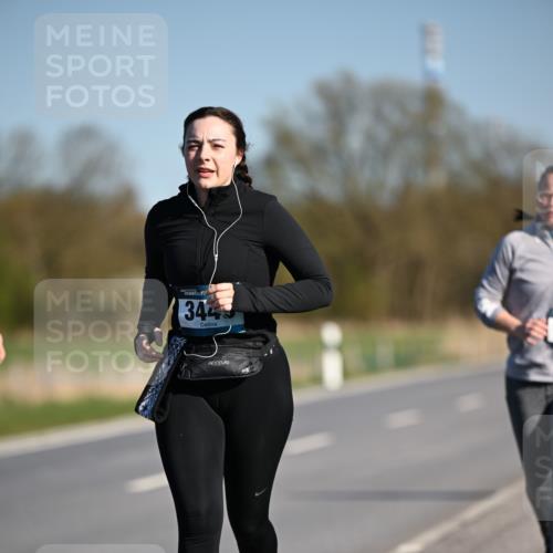 06.04.2025 - 44. Internationalen Wilhelmsburger Insellauf Dr. Thomas Lammeyer http://msf.ph/oto/7566881 06.04.2025 09:43:07 Laufen 344 meine-sportfotos.de