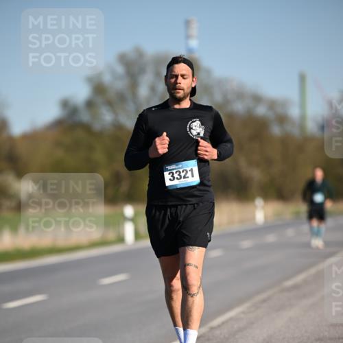 06.04.2025 - 44. Internationalen Wilhelmsburger Insellauf Dr. Thomas Lammeyer http://msf.ph/oto/7567000 06.04.2025 09:43:27 Laufen 3321 meine-sportfotos.de