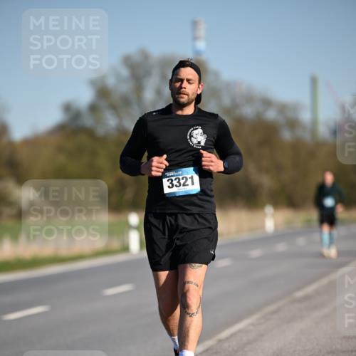 06.04.2025 - 44. Internationalen Wilhelmsburger Insellauf Dr. Thomas Lammeyer http://msf.ph/oto/7567003 06.04.2025 09:43:27 Laufen 3321 meine-sportfotos.de