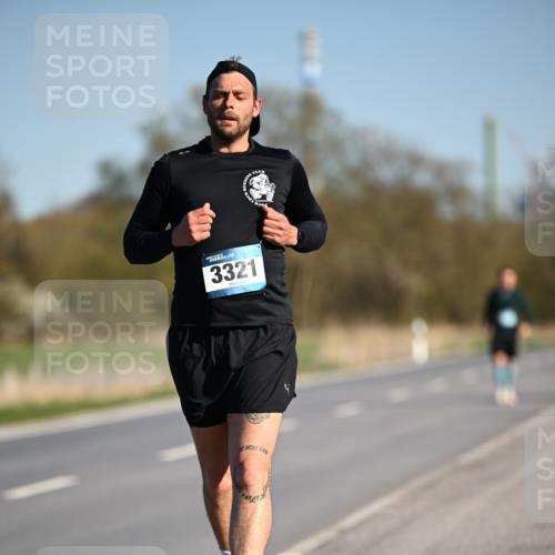 06.04.2025 - 44. Internationalen Wilhelmsburger Insellauf Dr. Thomas Lammeyer http://msf.ph/oto/7567016 06.04.2025 09:43:28 Laufen 3321 meine-sportfotos.de