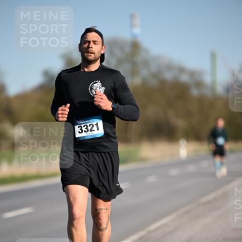 06.04.2025 - 44. Internationalen Wilhelmsburger Insellauf Dr. Thomas Lammeyer http://msf.ph/oto/7567022 06.04.2025 09:43:28 Laufen 3321 meine-sportfotos.de