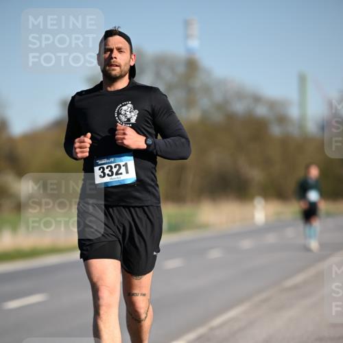 06.04.2025 - 44. Internationalen Wilhelmsburger Insellauf Dr. Thomas Lammeyer http://msf.ph/oto/7567024 06.04.2025 09:43:28 Laufen 3321, 0004 meine-sportfotos.de