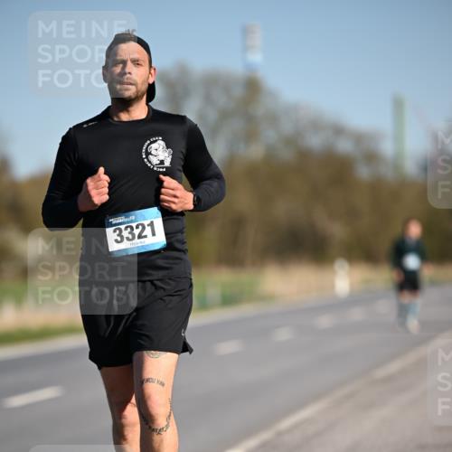 06.04.2025 - 44. Internationalen Wilhelmsburger Insellauf Dr. Thomas Lammeyer http://msf.ph/oto/7567029 06.04.2025 09:43:29 Laufen 0001, 3321 meine-sportfotos.de