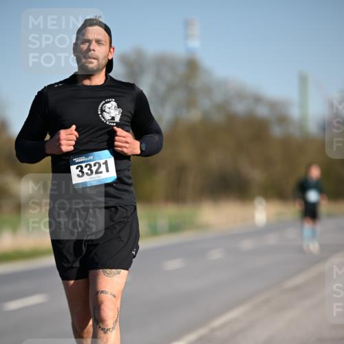 06.04.2025 - 44. Internationalen Wilhelmsburger Insellauf Dr. Thomas Lammeyer http://msf.ph/oto/7567032 06.04.2025 09:43:29 Laufen 3321 meine-sportfotos.de