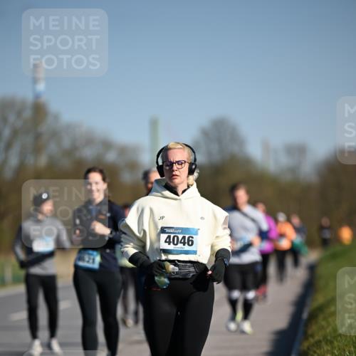 06.04.2025 - 44. Internationalen Wilhelmsburger Insellauf Dr. Thomas Lammeyer http://msf.ph/oto/7567075 06.04.2025 09:43:45 Laufen 4046 meine-sportfotos.de