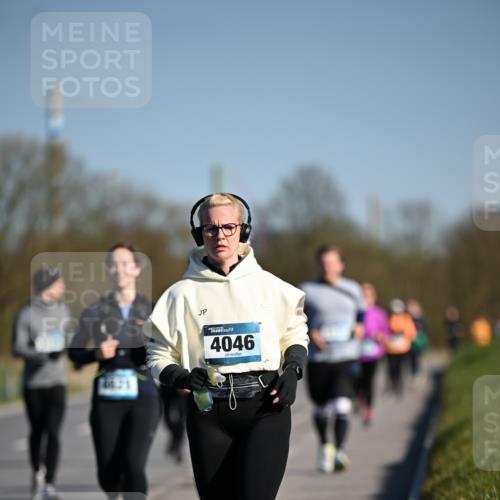 06.04.2025 - 44. Internationalen Wilhelmsburger Insellauf Dr. Thomas Lammeyer http://msf.ph/oto/7567085 06.04.2025 09:43:46 Laufen 416, 21, 4046 meine-sportfotos.de