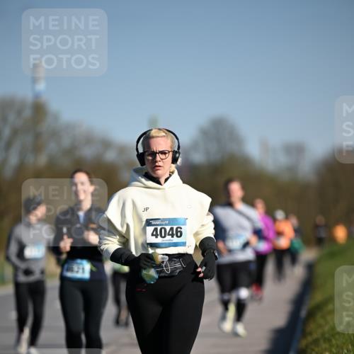 06.04.2025 - 44. Internationalen Wilhelmsburger Insellauf Dr. Thomas Lammeyer http://msf.ph/oto/7567087 06.04.2025 09:43:46 Laufen 4046 meine-sportfotos.de