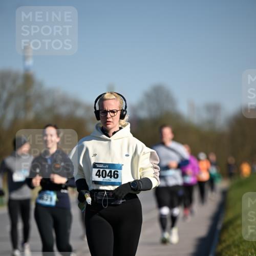 06.04.2025 - 44. Internationalen Wilhelmsburger Insellauf Dr. Thomas Lammeyer http://msf.ph/oto/7567092 06.04.2025 09:43:46 Laufen 4046 meine-sportfotos.de
