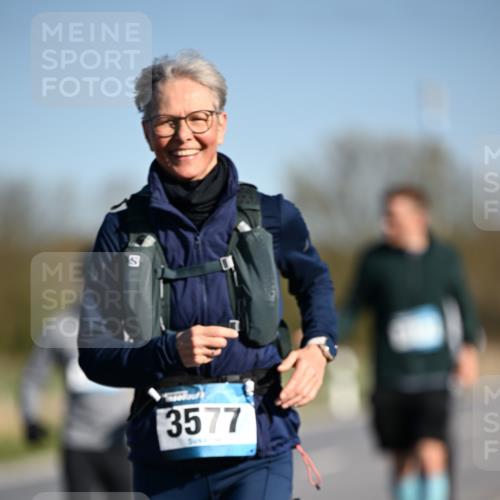 06.04.2025 - 44. Internationalen Wilhelmsburger Insellauf Dr. Thomas Lammeyer http://msf.ph/oto/7567135 06.04.2025 09:43:52 Laufen 3577 meine-sportfotos.de