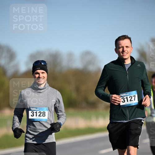 06.04.2025 - 44. Internationalen Wilhelmsburger Insellauf Dr. Thomas Lammeyer http://msf.ph/oto/7567155 06.04.2025 09:43:54 Laufen 3128, 3127 meine-sportfotos.de
