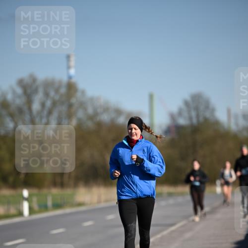 06.04.2025 - 44. Internationalen Wilhelmsburger Insellauf Dr. Thomas Lammeyer http://msf.ph/oto/7567305 06.04.2025 09:44:25 Laufen  meine-sportfotos.de