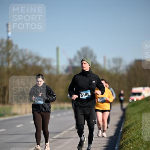 06.04.2025 - 44. Internationalen Wilhelmsburger Insellauf Dr. Thomas Lammeyer http://msf.ph/oto/7567365 06.04.2025 09:44:39 Laufen 3380, 5165 meine-sportfotos.de