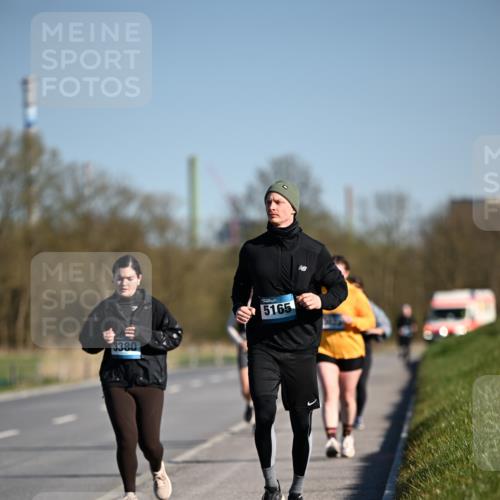 06.04.2025 - 44. Internationalen Wilhelmsburger Insellauf Dr. Thomas Lammeyer http://msf.ph/oto/7567368 06.04.2025 09:44:39 Laufen 3380, 5165 meine-sportfotos.de