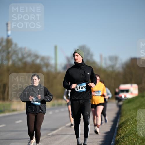 06.04.2025 - 44. Internationalen Wilhelmsburger Insellauf Dr. Thomas Lammeyer http://msf.ph/oto/7567376 06.04.2025 09:44:39 Laufen 3380, 5165 meine-sportfotos.de