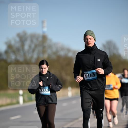 06.04.2025 - 44. Internationalen Wilhelmsburger Insellauf Dr. Thomas Lammeyer http://msf.ph/oto/7567410 06.04.2025 09:44:42 Laufen 3380, 5165 meine-sportfotos.de
