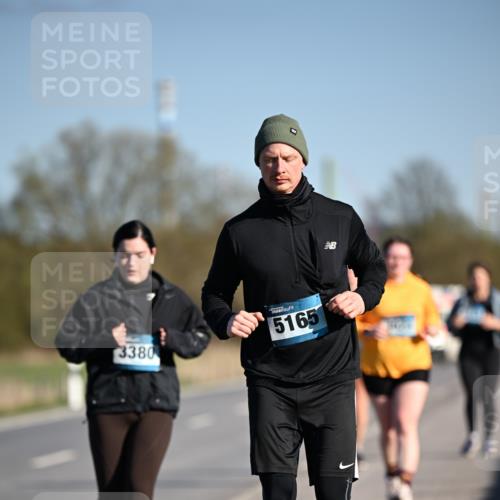 06.04.2025 - 44. Internationalen Wilhelmsburger Insellauf Dr. Thomas Lammeyer http://msf.ph/oto/7567427 06.04.2025 09:44:43 Laufen 3380, 5165 meine-sportfotos.de