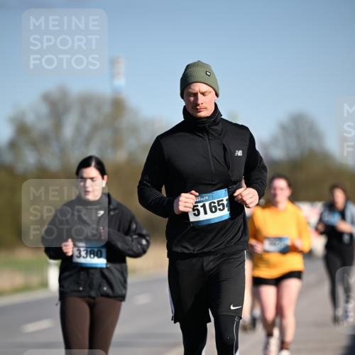 06.04.2025 - 44. Internationalen Wilhelmsburger Insellauf Dr. Thomas Lammeyer http://msf.ph/oto/7567429 06.04.2025 09:44:43 Laufen 3380, 5165 meine-sportfotos.de